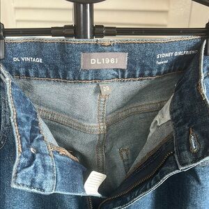DL1961 Sydney Girlfriend Tapered Blue Denim Jeans